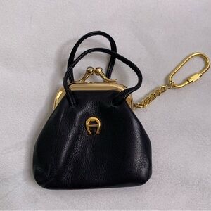 Etienne Aigner black leather bag charm vintage 80s 90s handbag keychain kisslock